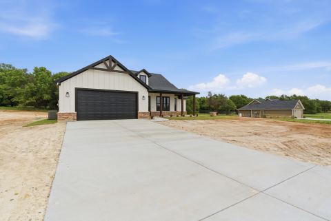 145 Graystone, Weatherford, TX 76088 — photo 2