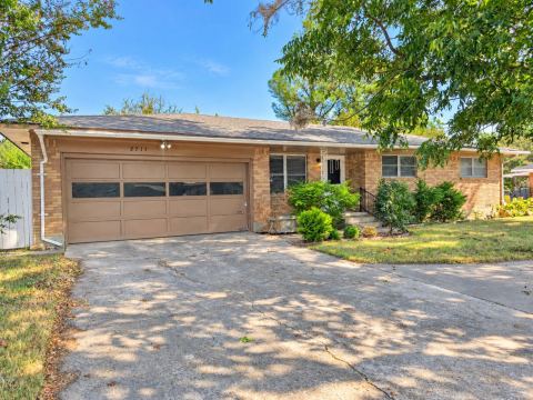 2711 Morton Street, Denison