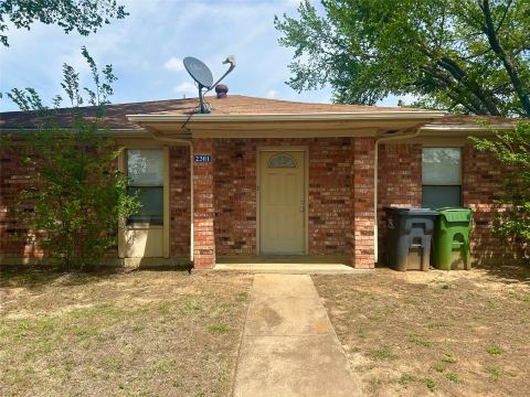 2301 Lido Lane, Arlington