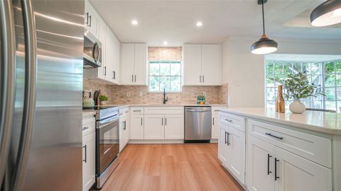 1917 Middle Glen Drive, Carrollton