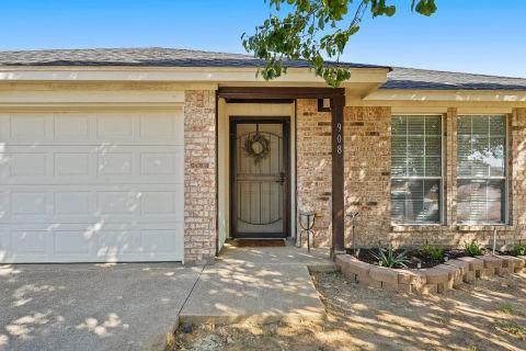 908 Crowder Drive, Crowley