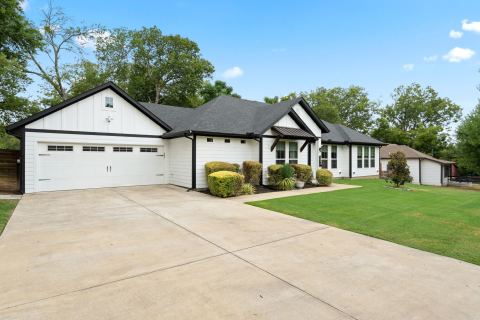 407 W Light Street, Waxahachie, TX 75165 — photo 2