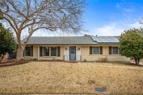 1401 Greenbrier Drive, Sherman, TX 75092 — photo 2