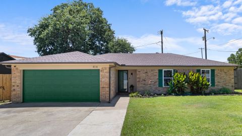 414 Hallmark Drive, Arlington, TX 76011 — photo 2