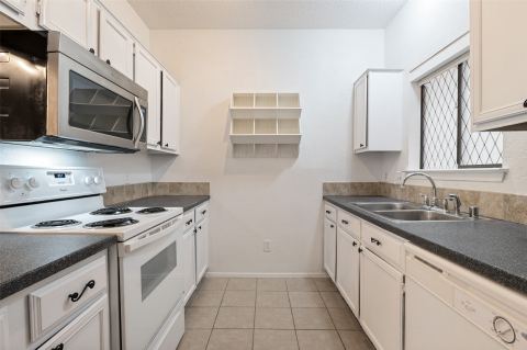 5550 SPRING VALLEY f22, Dallas, TX 75254 — photo 3