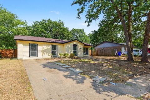 3104 Forestdale Lane, Balch Springs, TX 75180 — photo 2