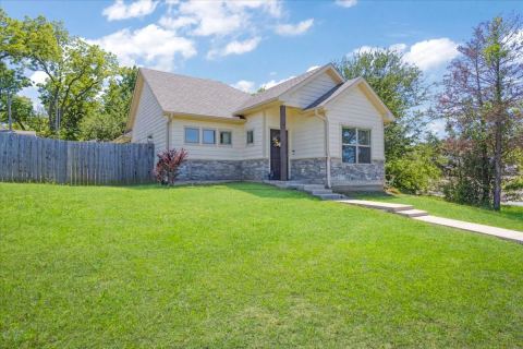 1226 W Elm Street, Denison, TX 75020 — photo 3