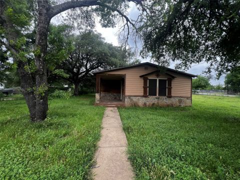 319 Ridgecrest Court, Azle
