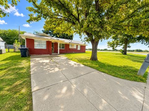 1902 Joslin Street, Cleburne