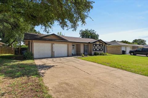 523 Lynnewood Avenue, Burleson, TX 76028 — photo 3
