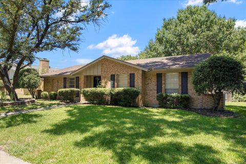 2413 Village Green Drive, Garland, TX 75044 — photo 2