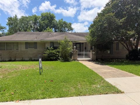 804 Carroll Drive, Garland