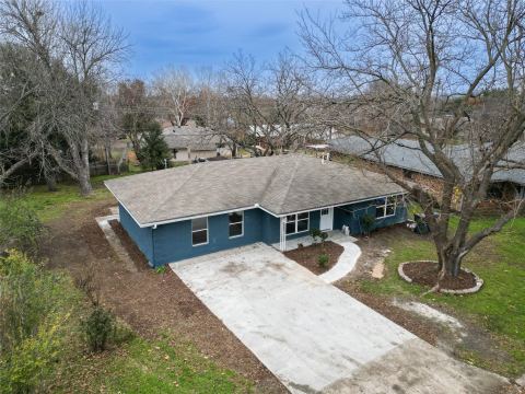 745 Holiday Drive, Sherman, TX 75090 — photo 2