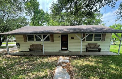 403 Live Oak Street, Royse City