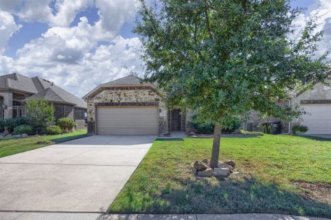 627 Redwood Drive, Greenville, TX 75402 — photo 2