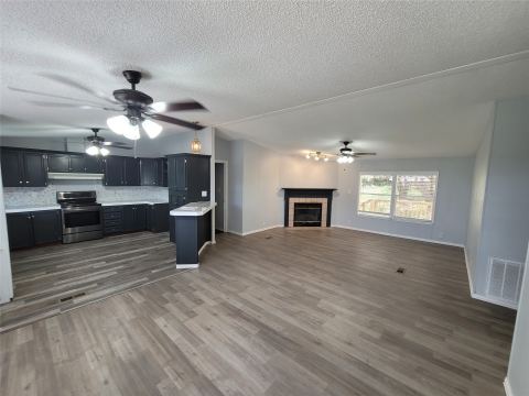 902 DEVILS RIVER Drive, Granbury, TX 76048 — photo 3