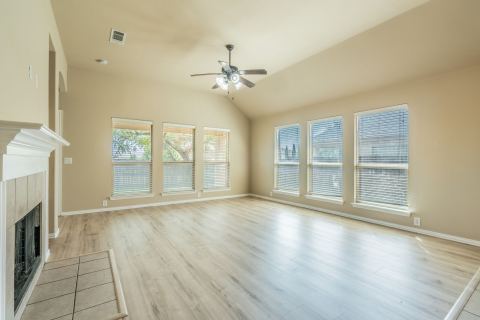 712 Cheryl Street, Crowley, TX 76036 — photo 2