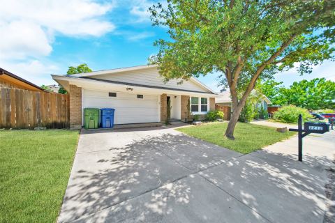 2212 Sheraton Drive, Carrollton, TX 75007 — photo 2