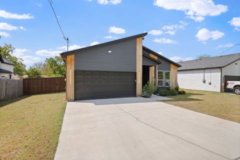 3220 Houston Street, Greenville, TX 75401 — photo 2