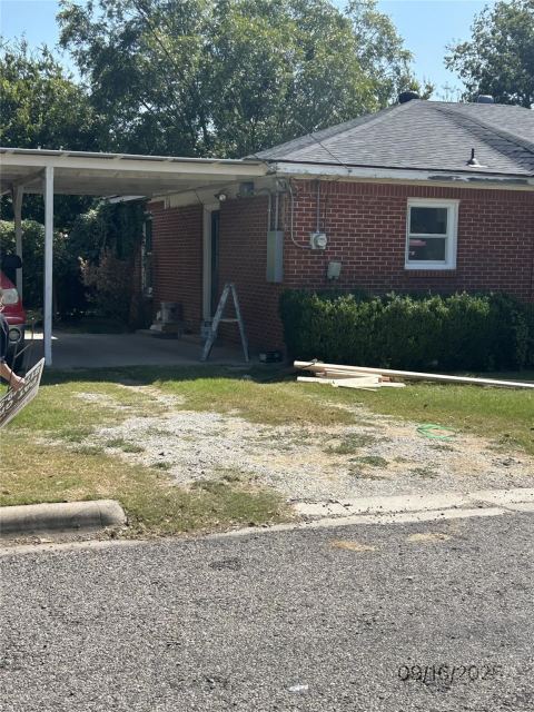 515 N Donna, Stephenville, TX 76401 — photo 2