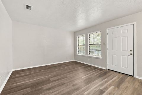 1108 N Elm Street 7, Denton, TX 76201 — photo 3