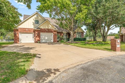 1517 Oakwood Drive, Stephenville, TX 76401 — photo 3