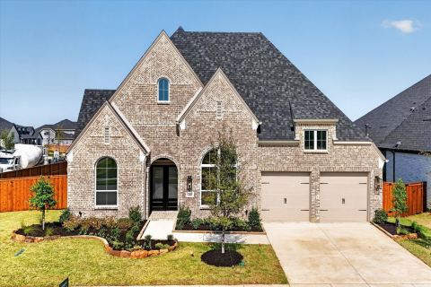 1401 Buttercup Avenue, Aubrey