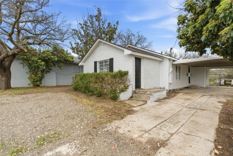 1102 E Washington Street, Stephenville, TX 76401 — photo 2