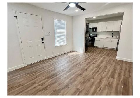 1019 N Chandler Drive 1017, Fort Worth