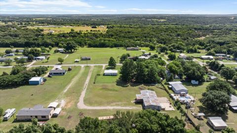 7720 River Run, Granbury, TX 76049 — photo 2