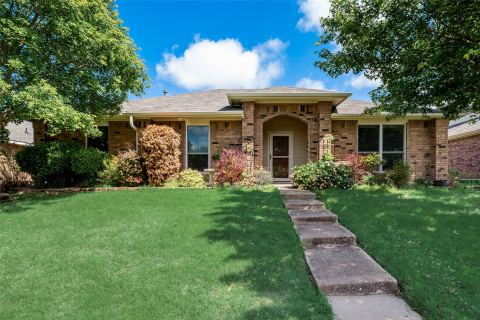 1307 E Branch Hollow Drive, Carrollton, TX 75007 — photo 2