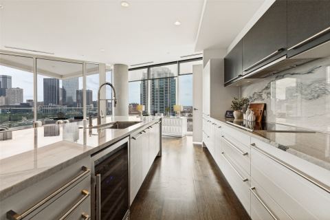 2408 Victory Park Lane 1035, Dallas, TX 75219 — photo 3