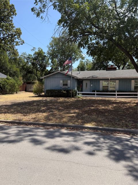 1101 W Chambers Street, Cleburne, TX 76033 — photo 2