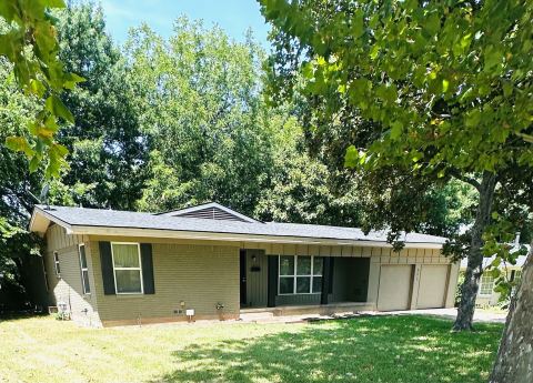 902 Crestview Drive, Sherman, TX 75092 — photo 2