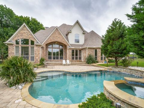 207 River Oaks, Combine