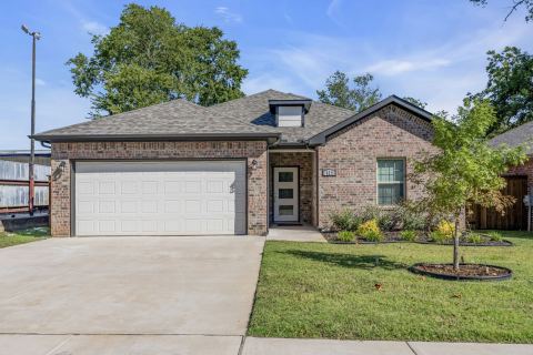 121 W Morton Street, Denison