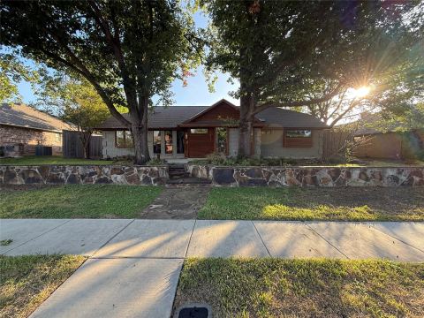 1617 Oak Creek Drive, Lewisville