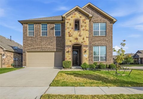 1933 Steppe Trail Drive, Aubrey