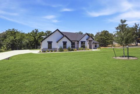 2017 Forest Bridge Drive, Azle, TX 76020 — photo 2