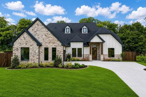 1908 Heritage Knoll Drive, Sherman