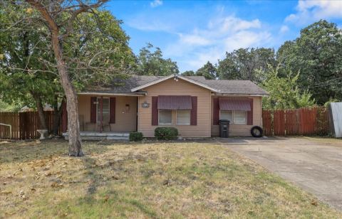 2640 Pioneer Street, Fort Worth, TX 76119 — photo 2