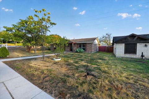5867 Beau Purple Drive, Dallas, TX 75211 — photo 3