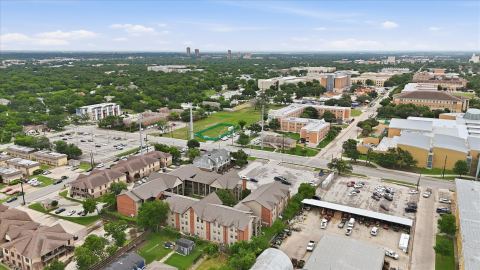 218 N Texas Boulevard 109, Denton