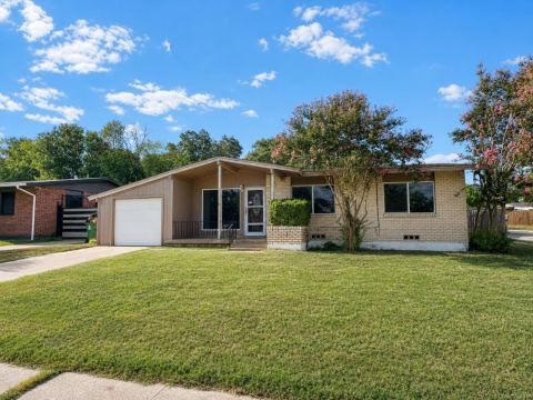 700 Pine Street, Hurst, TX 76053 — photo 2
