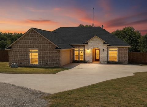 108 Tay Court, Weatherford