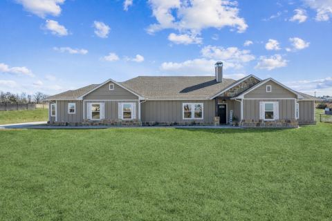 1084 Justin Drive, Weatherford