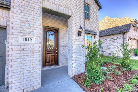 1012 Rosebay Drive, Justin, TX 76247 — photo 3