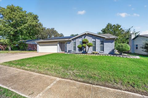 521 E Glendale Street, Crowley, TX 76036 — photo 2