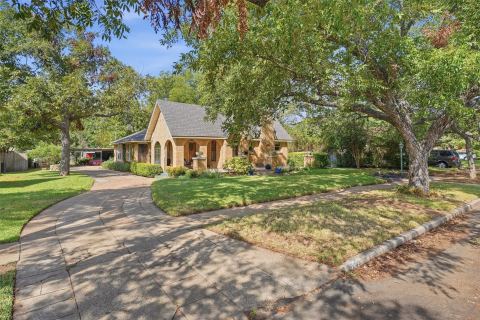 704 Forrest Avenue, Cleburne, TX 76033 — photo 3