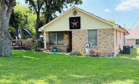 301 E Mimosa Street, Crandall, TX 75114 — photo 2